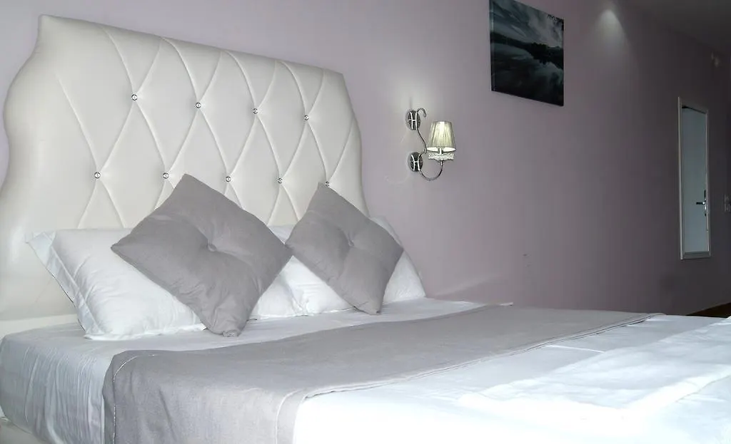 Apartments Flower Residence Sarande