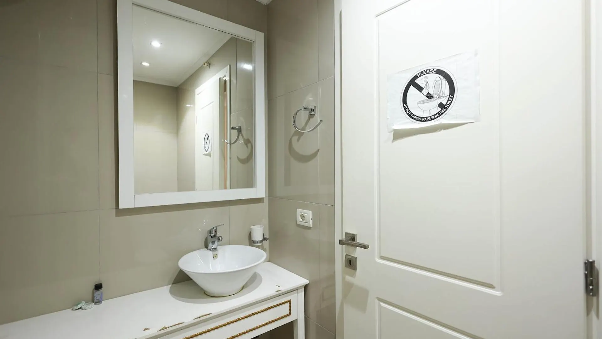 Apartments Flower Residence Sarande