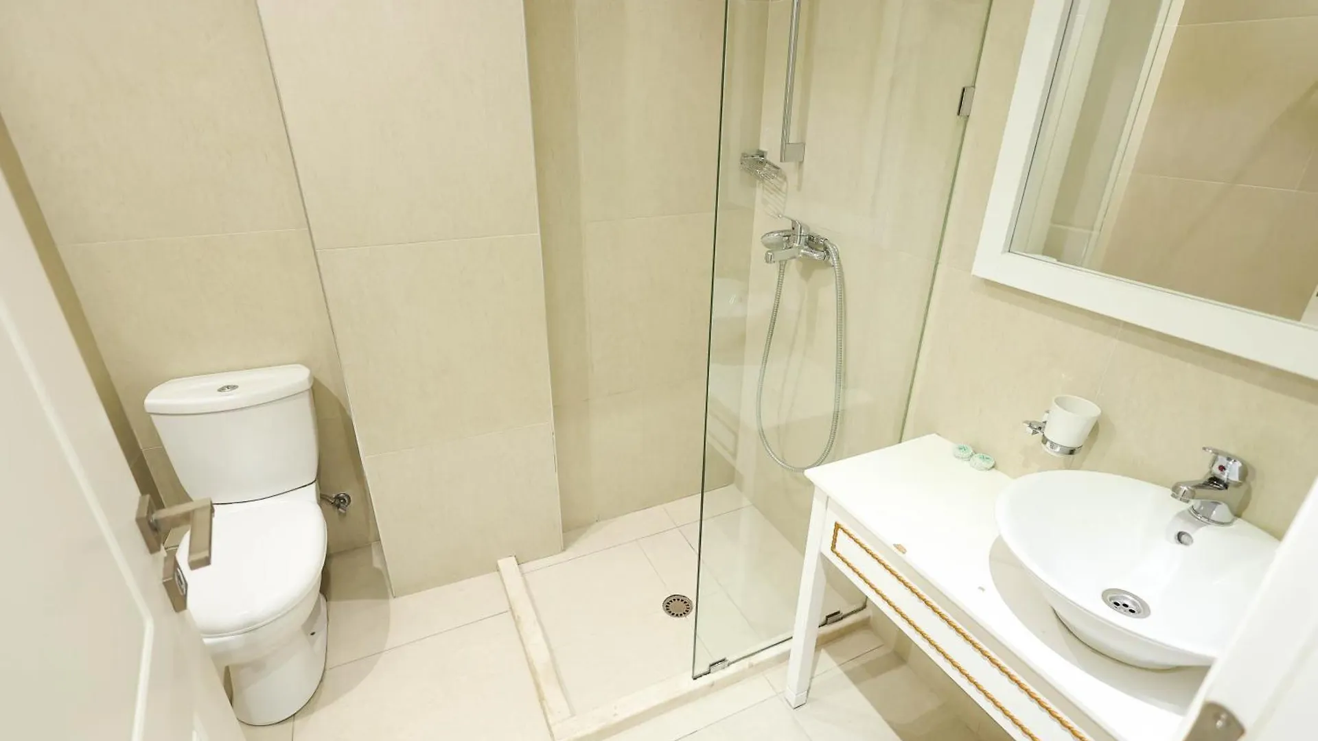 Apartments Flower Residence Sarande