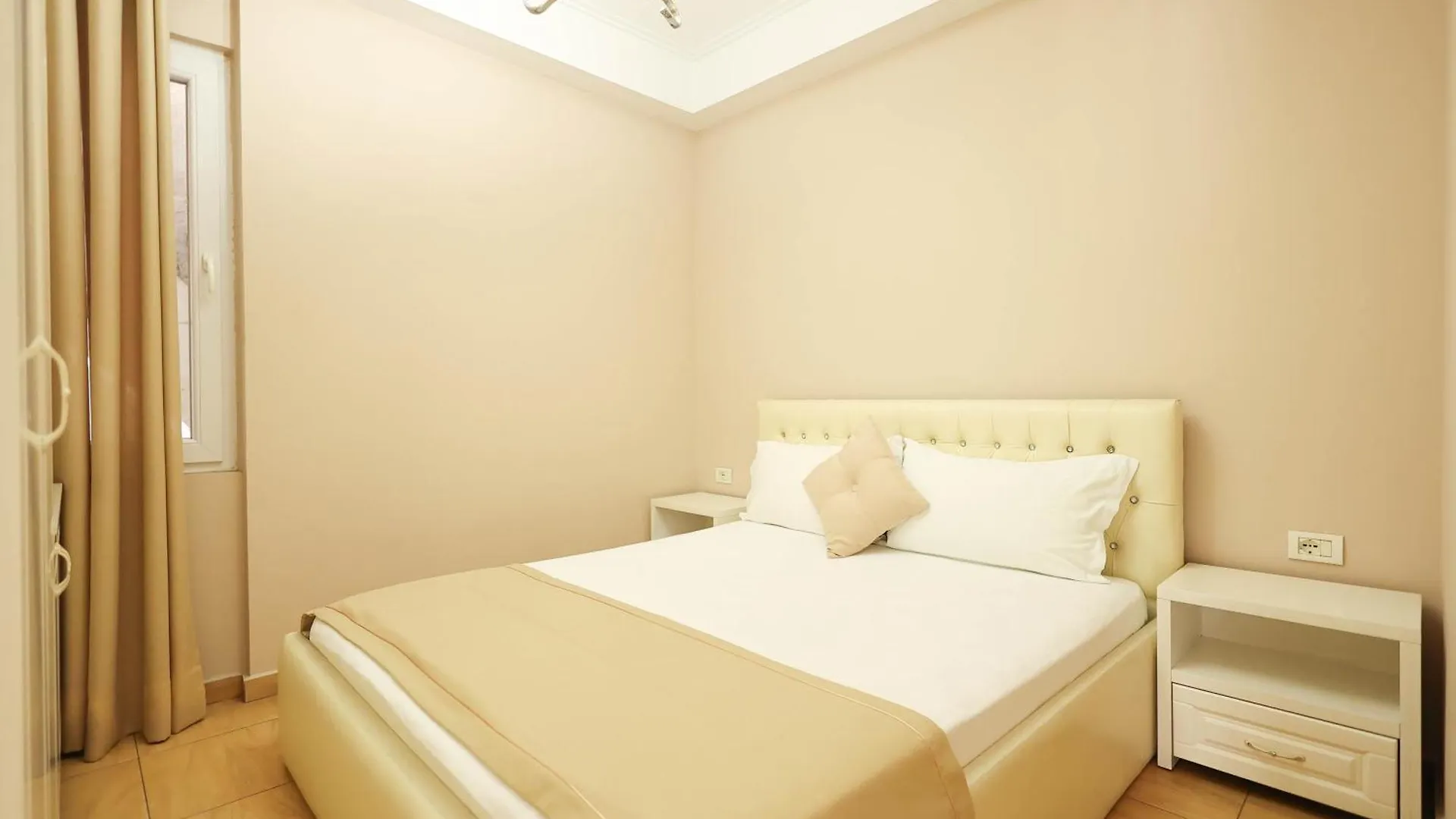 Apartments Flower Residence Sarande